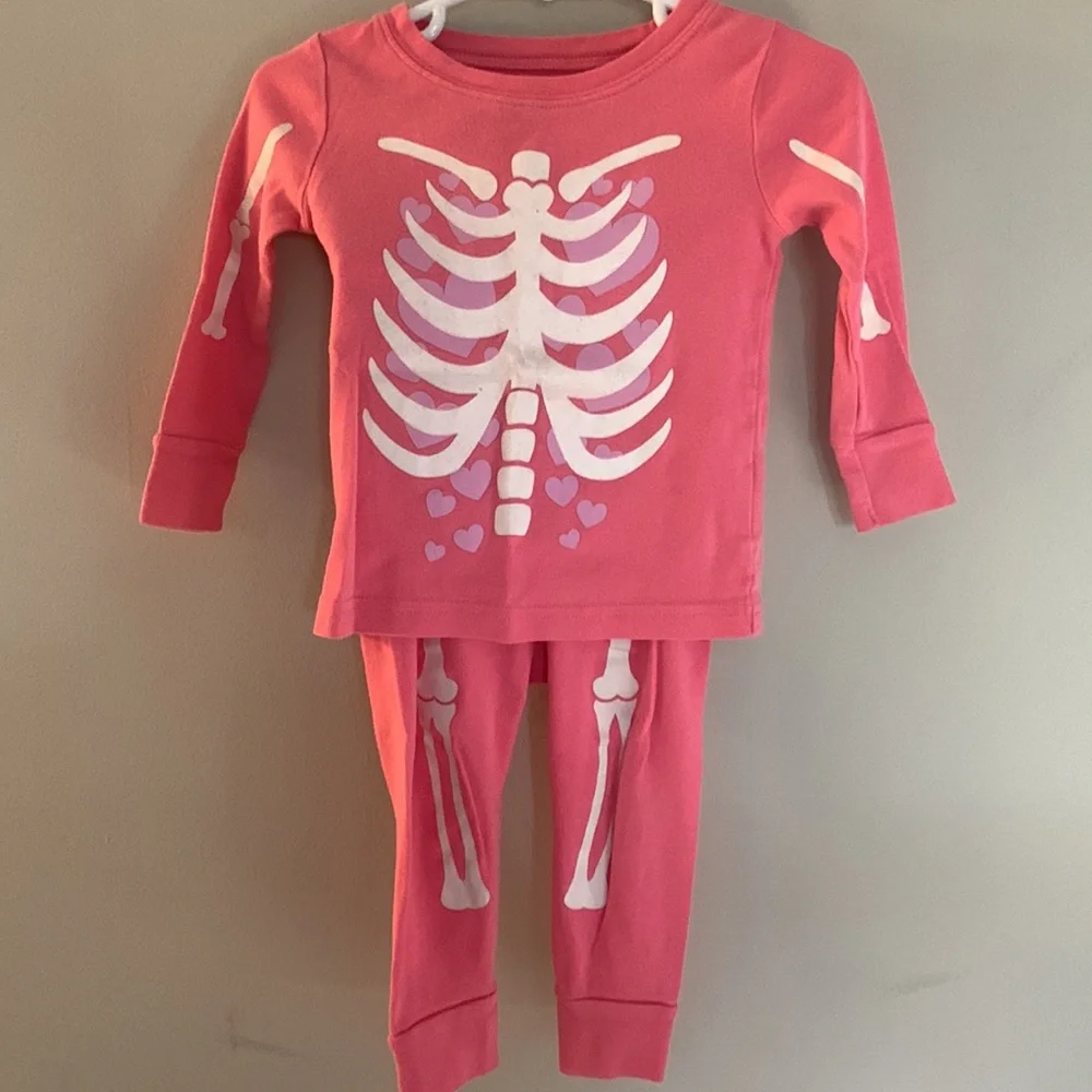 Glow in the Dark Old Navy Baby Skeleton Pajama Set Size 12-18 Months